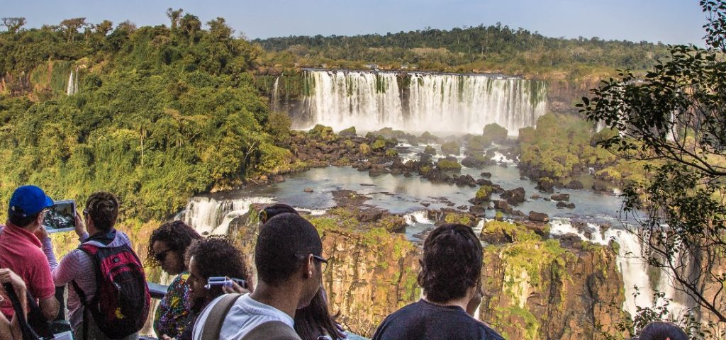 Turismo En Alza En Tres Fronteras Pero En Comercio De Cde No Hay Venta Ahoracde Ciudad Del Este Paraguay