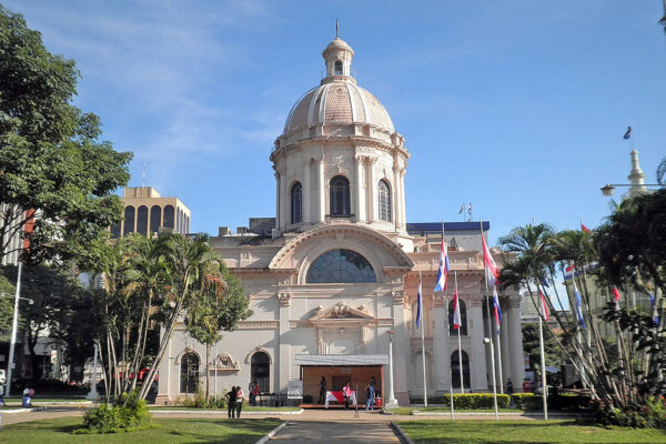 Panteón Nacional de los Héroes.