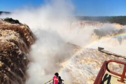 Cataratas del Yguazú ofrece un ASUSTADOR, pero MARAVILLOSO espectáculo