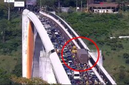 GRAVE accidente sobre el Puente de la Amistad y hay HERIDOS