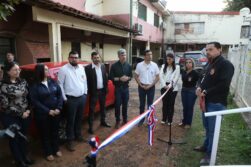 PATÉTICA inauguración hizo el GOBERNADOR y ESPOSA en el predio del Hospital Regional.