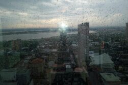 Ambiente fresco al amanecer y lluvias dispersas en varias zonas del país