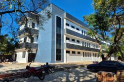 Piden informe al gobernador LANDY TORRES sobre NEGOCIADO con edificio de Región Sanitaria adjudicado a cuestionada empresa MEGGA IMP. EXP.