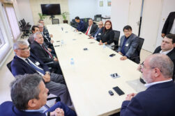 ITAIPU y UNE reafirman compromiso para fortalecer la educación superior en la región este del país