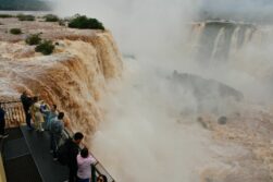 Espectáculo IMPRESIONANTE del AGUA en las Cataratas del Yguazú.