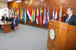 ITAIPU y el Ministerio de Defensa destacan los beneficios de la movilidad eléctrica para el país.