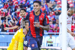El Ciclón arranca el campeonato goleando.