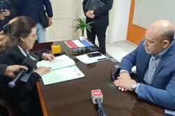Prieto trata de AMEDRENTAR al interventor para evitar que se siga REVELANDO los ESCANDALOSOS esquemas de ROBO en la comuna.