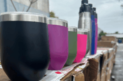 En Brasil destruyen VASOS y TERMOS térmicos por producir CÁNCER, pero que son vendidos en CIUDAD DEL ESTE.
