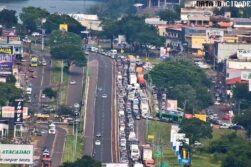 Manifestación de choferes AUMENTA el CAOS en el Puente de la Amistad