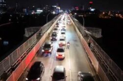 Movimiento RECORD de VEHÍCULOS y PEATONES por el Puente de la Amistad