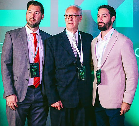 Mag. Luis López Lafuente, Vicerrector Académico de Planificación e Innovación, Mag. Ing. Luis Alberto López Zayas, Rector y Mag. Lic. Gabriel Eduardo López Lafuente, Vicerrector de Administración y Finanzas.