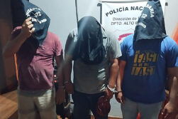 Resistencia violenta en el km 7: Familia intenta frustrar detención y agrede a policías