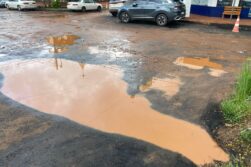 Intendente DESNUDO a su “patrón” en sus NEGOCIADOS con la PLANTA ASFÁLTICA, los BACHEOS y los EQUIPOS VIALES.