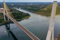 Brasil va A PRIVATIZAR todo el sistema vial del Puente de la Integración.