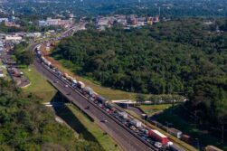 En 15 días PASARON 410 mil VEHICULOS por el Puente de la Amistad