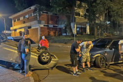 Vuelco y choque en Ciudad del Este: Conductor brasileño arroja positivo a alcotest.