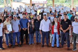 Entregan títulos a 173 familias beneficiarias en Juan E. O’Leary