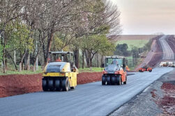 Se firmaron los contratos para construir la Ruta de la Integración entre Guairá, Caazapá y Alto Paraná