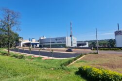 Dueño de AGROFERTIL es el que más PAGA impuestos en el país, pero USURPA un ESPACIO VERDE de la COMUNIDAD.