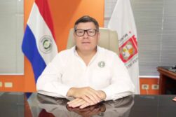 NO duró un día la MENTIRA de Pereira Mujica sobre que ORDENÓ las FINANZAS de la comuna; funcionarios QUIEREN COBRAR.