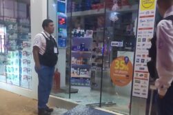 Rateros hurtan cuatro cajas del “ADELGAZANTE MILAGROSO”