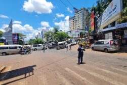 Denuncian a ZORROS por ESQUEMA de COBRO de COIMAS para privilegiar a furgones “alternativos” y taxistas para acceder al Puente de la Amistad
