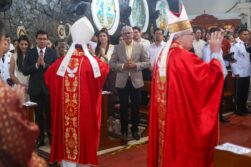 Rigoberto Chamorro, COLGADO en el SACO del cuestionado Gobernador, para FIGURETEAR