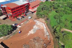 El grave DAÑO AMBIENTAL del colegio BRITÁNICO al arroyo Amambay visto desde ARRIBA.