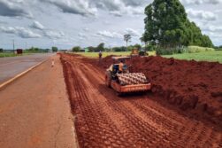Ruta a Puerto Indio entra en su etapa decisiva con la pavimentación de rotonda