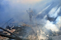Incendio consume por completo una vivienda en Minga Guazú