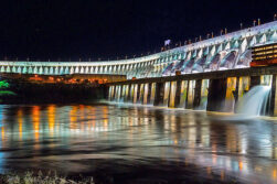 ITAIPU ofrecerá evento musical exclusivo para los enamorados en la Iluminación Monumental