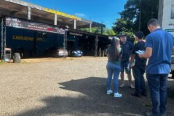 Comuna EXIGE a LAVADEROS cumplir con normas AMBIENTALES, pero IGNORA grave DENUNCIA contra Colegio Británico y Fortis