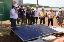 Profesionales del sector eléctrico participaron en charla y conocieron la Planta Solar Flotante de ITAIPU