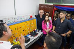 Más oportunidades, más futuro: Pedro Alliana acompaña jornada que transforma capacitación en empleo en Alto Paraná