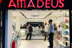 Argentino denuncia que le vendieron un AZZARO CHINO TRUCHO en la perfumería AMADEUS de Ciudad del Este.