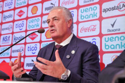 Alfaro destaca crecimiento y adaptación del equipo tras triunfo ante Grecia