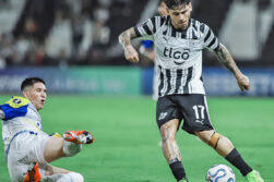 Copa Libertadores: Libertad cae ante Rosario Central y cede puntos en La Huerta.
