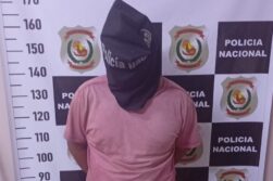 Ebrio fue demorado tras arrojar piedras por varios vehículos y comercios