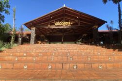 ESCANDALOSA cena de fiscal GENERAL del ESTADO y jueces en LUJOSO complejo de BRASILEÑO acusado por ESTAFAS