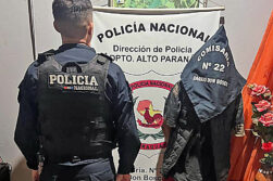 Sorprenden a un hombre profanando panteones en el Cementerio Municipal del Km 7