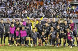 Olimpia «dio la cara» en el Este y llega como único líder al Superclásico