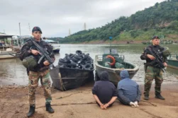 Detienen a DOS CONTRABANDISTAS PARAGUAYOS tras TIROTEO en el río Paraná