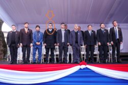 FOTO: Un NARCO en el PALCO OFICIAL, solo con el Clan Prieto