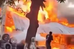 VORAZ INCENDIO en gomería de Ciudad Nueva evidencia falta de CONTROL AMBIENTAL en CDE