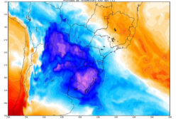 Masa de aire polar ingresara mañana con fuerte descenso de temperatura y se extenderá por toda la semana.