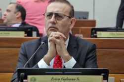 Erico Galeano se irá del Senado echado o con renuncia