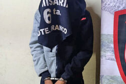 Apresan a un joven por agredir a su madre, robarle el vehículo y amenazar en quemarlo.