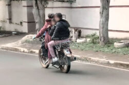 NIÑOS en MOTOS CHATARRAS: una CRIMINAL IRRESPONSABILIDAD que a diario se observa en Ciudad del Este.