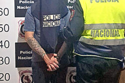 Un sujeto fue preso por amenazar con un cuchillo a su propia madre.
